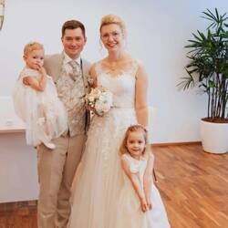 Lena (1), Lukas, Melanie, Marie (3)