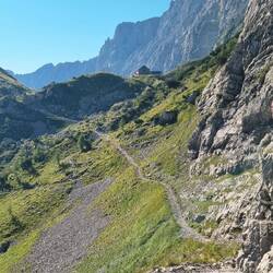 Blick zurück zur Lamsenjochhütte.