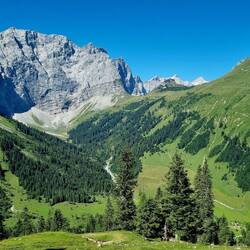 ...mit tollem Ausblick auf Eng Alm und Hohljoch ...