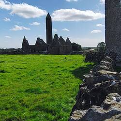 Kilmacduagh Abbey (Cill Mhic Dhuach)