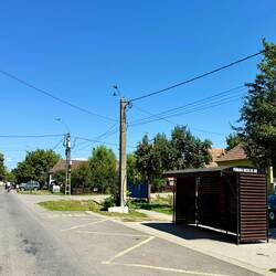 In diesem Wartehäuschen habe ich meine Mittagspause verbracht.