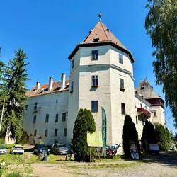 Das Schloss Kemeny in Brâncovenești, wo ich endlich den lokalen Stempel bekommen habe.
