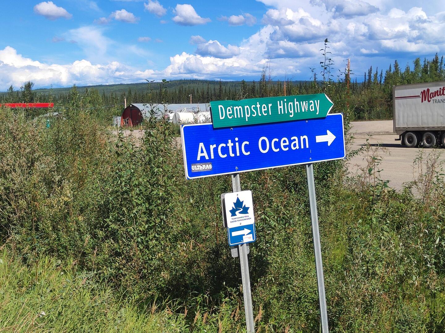 Noch einmal rechts, und rauf auf den berühmten "Dempster Highway"!