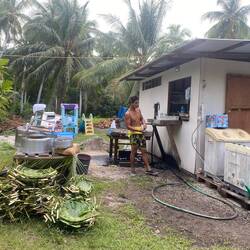 Die Abwäsche...aus der Küche ins Freie verlagert.