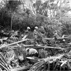 Hier sieht man wie durch den Abbau der "Schweizer Käse" entstanden ist.