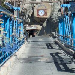 Brücke ins Nachbartal