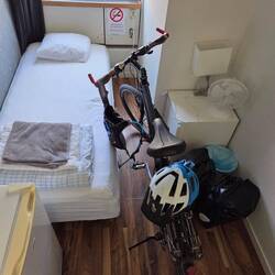 Heute Nacht teile ich mir mit meinem Rad das Zimmer