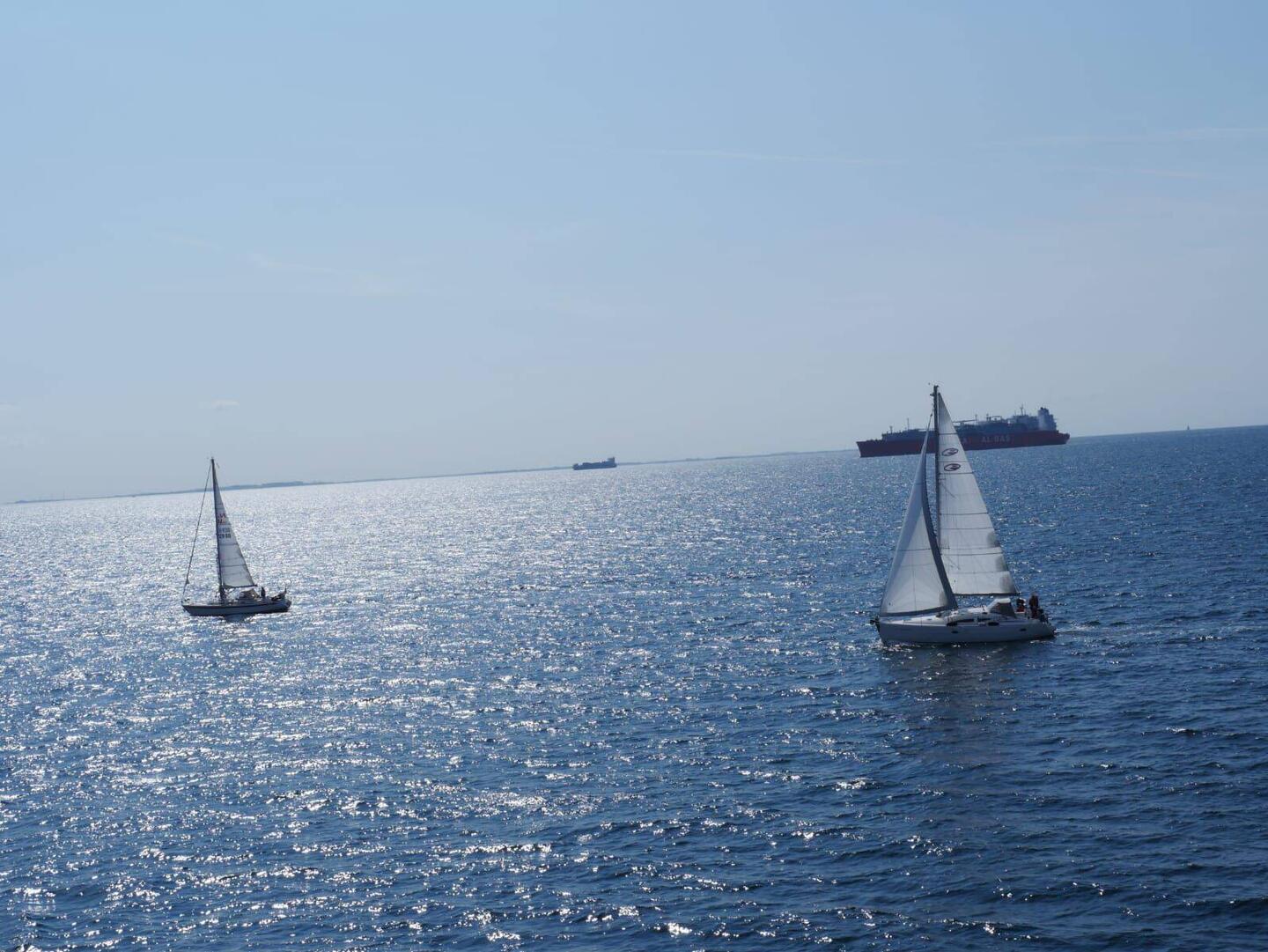 zwischen Lolland und Langeland reger Schiffsverkehr