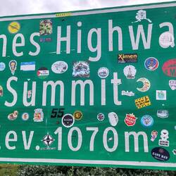 Rechts in der Mitte - das sind wir.