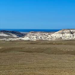Il Mar Caspio all'orizzonte