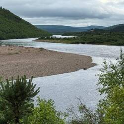 Der Fluss Kárášjohka.