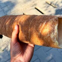 In Praid habe ich mir ein grosses Kürtöskalács (Baumstriezel) mit Zimt & Zucker gegönnt. 😋