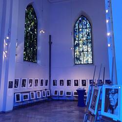 Ausstellung, ein berührender Text: wenn Ihr mich sucht, ich bin bei mir