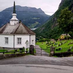 Diese Kirche wäre vorm Tsunami sicher
