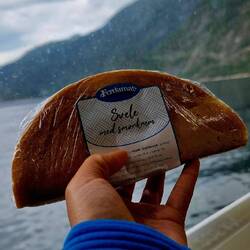 Hat mir ein Gast geschenkt. Ein Norwegisches Must-have bei einer Fährenfahrt