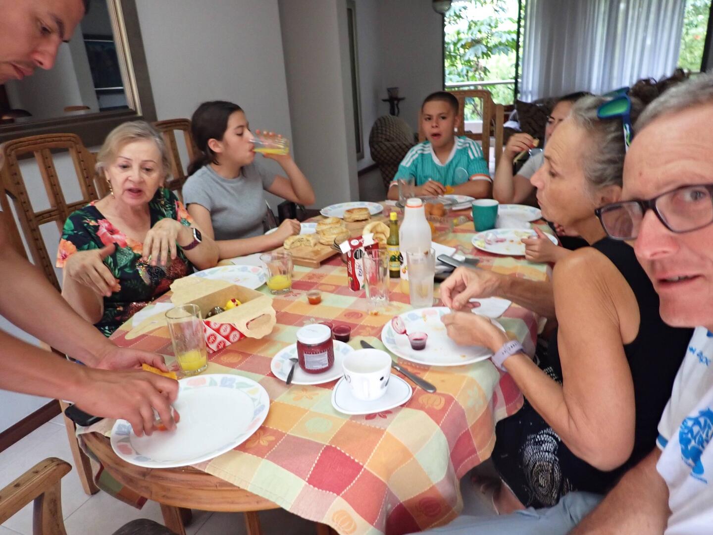 A quick farewell dinner with Leticia, Juli, and family.