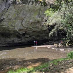 Mau Mau Caves mit Kim, Don und Joy