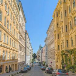 Basically every street in Vienna looks like this