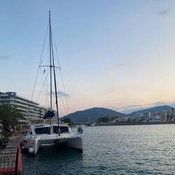 Stadtquai Chalkida mit Brücke