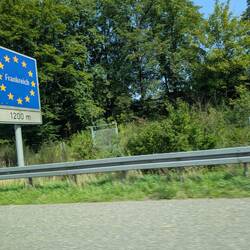 Fest steht und treu die Wacht, die Wacht am Rhein