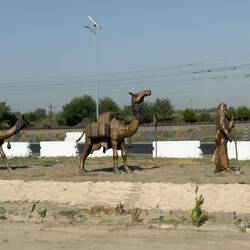 Wir reiten entlang der Seidenstraße in Richtung Samarkand.