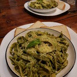 Linguini mit selbstgemachtem Pesto im Kawabonga Hostel 👌
