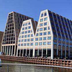 ...moderne Architektur in Anlehnung von Speicherhäusern