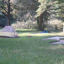 Auf einem Minigolfplatz habe ich auch noch nicht gezeltet