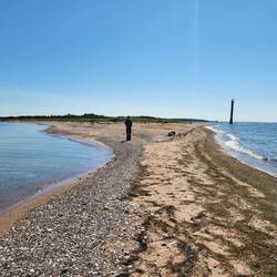 Wir laufen bis zum Ende der Landzunge.