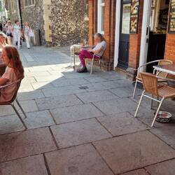 Gewagtes Outfit fürn Kerl