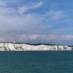 Kreidefelsen vor Dover, 12,9km lang und 106m hoch