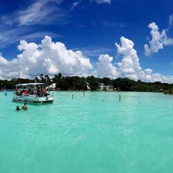 Boat trip on Laguna de Bacalar.