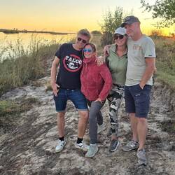 Kurz illegal in Angola eingewandert