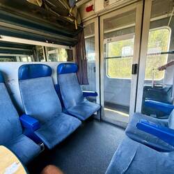 Das Abteil sieht auf dem Foto viel sauberer aus, als es effektiv war.