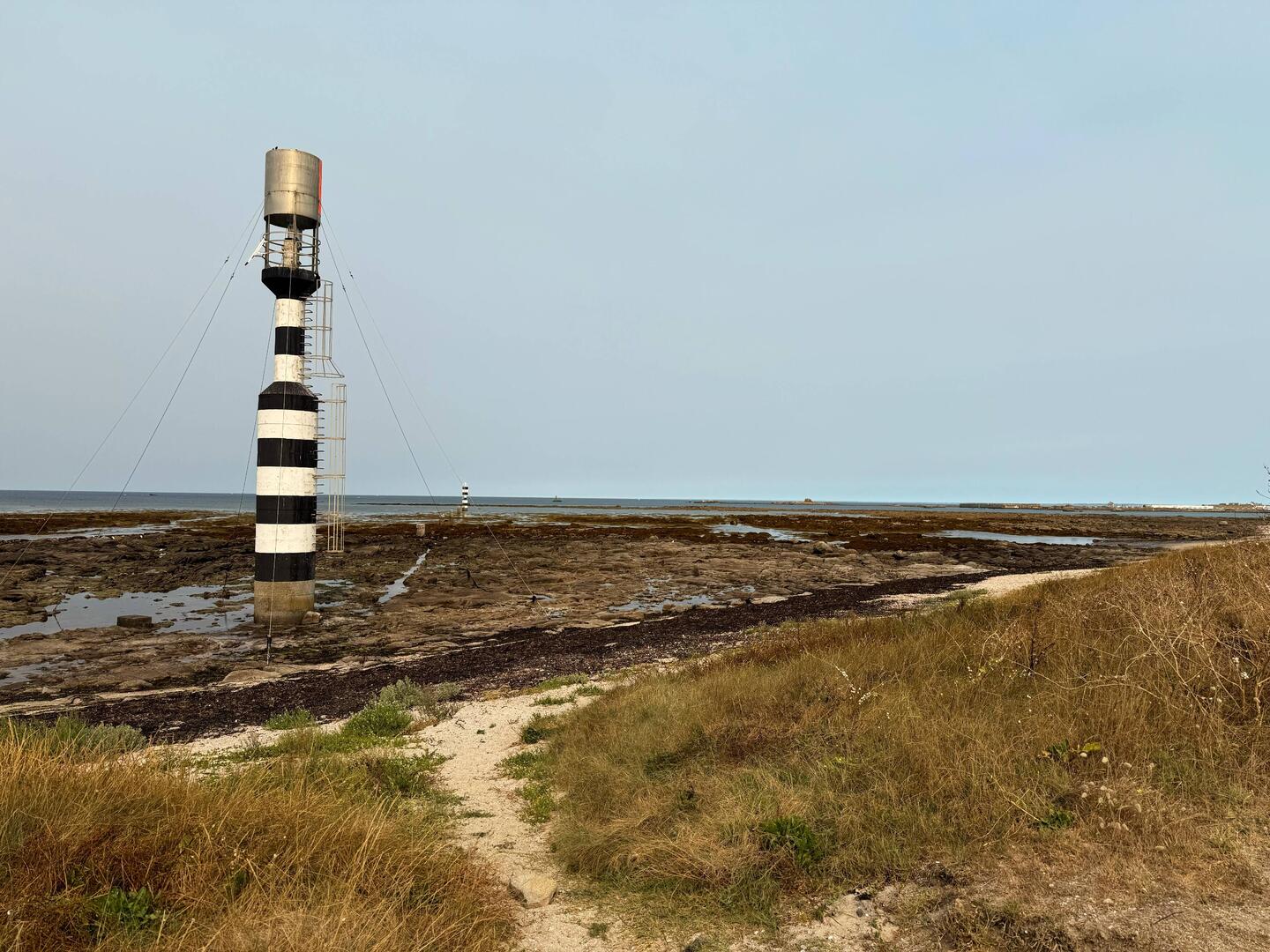 Pointe de Penmarch. Ein alter und ein neuer Leuchtturm