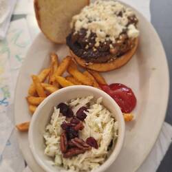 Burger "Fig & Fine" mit Cole Slaw