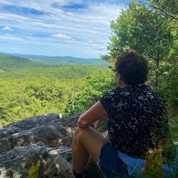 Wieder einen Gipfel erklommen... Vera wird mit jedem Hike sicherer und hat Spaß - keine Angst mehr😉👍🏻