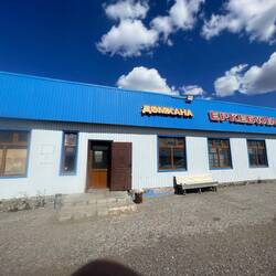 Strassenbeiz / bedingt gemütlich