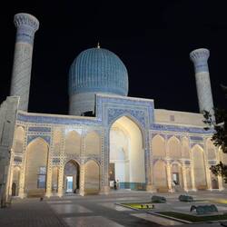 Das Gur-e-Amir-Mausoleum am späteren Abend