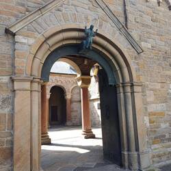 Eingang zum Atrium von der Nordseite