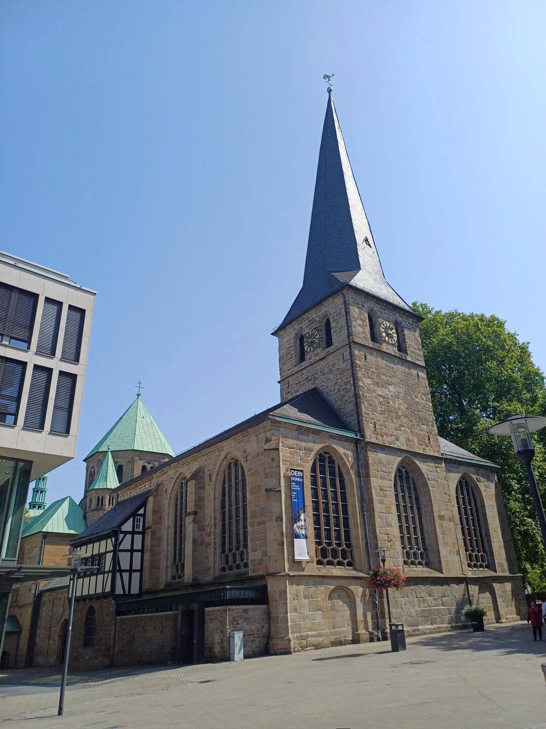 St. Johann mit anschließendem Dom