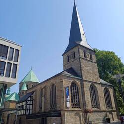 St. Johann mit anschließendem Dom