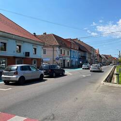 Hauptstraße durch den Ort