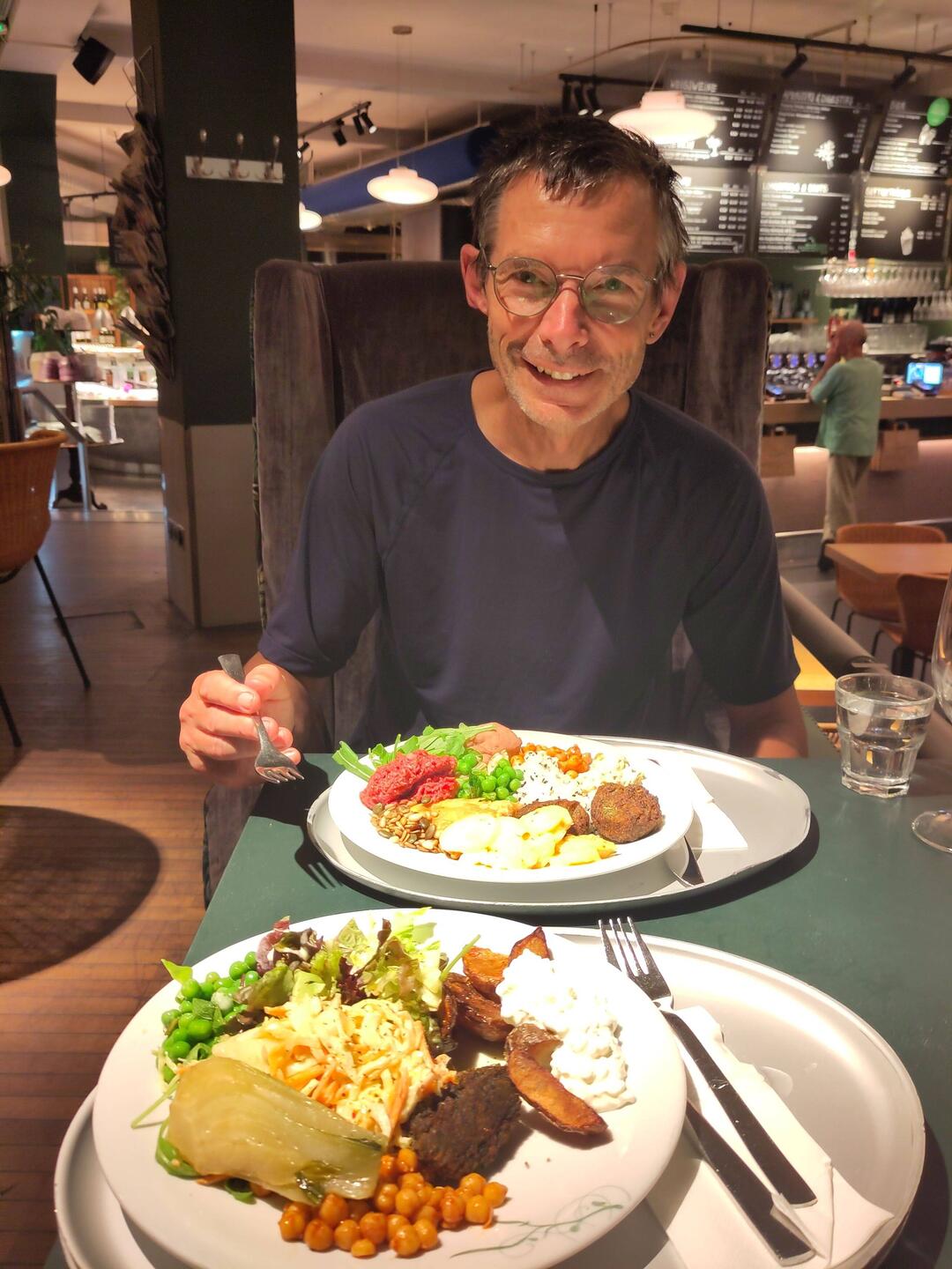 Late dinner at Tibits, dad's favourite veggie bistro. Cihan arrived shortly after at 12am.
