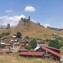 Dann ist Omalo erreicht. Dann folgt ein Zeitsprung...