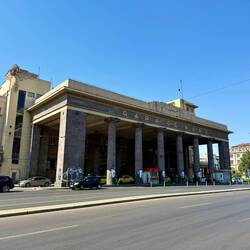 Vo "Bucuresti Nord Gara" bin ich während 50 Minuten zu meinem Apartment spaziert.