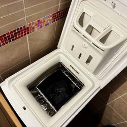 Bevor ich es mir auf dem Balkon gemütlich gemacht habe, habe ich einen Waschgang gestartet.