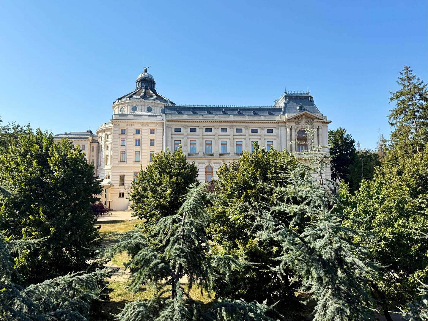 Aussicht vom Balkon meines Apartements auf den Patriarchenpalast. ❤️