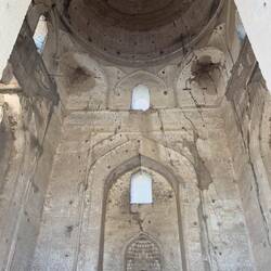 Der Innenraum der Moschee ist allerdings in keinem guten Zustand und daher nicht zugänglich.