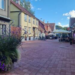 Viele Cafés, Bars. Alles sehr gemütlich und relaxed